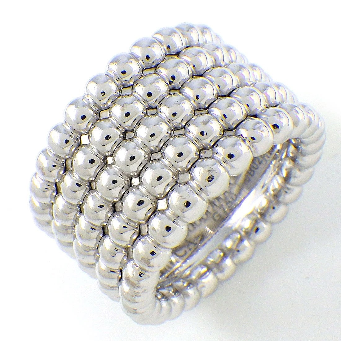 VAN CLEEF & ARPELS RING PERLEE GOLD 750(18K) WHITE GOLD: Van Cleef & Arpels Ring Perlee Gold 750(18K) White Gold Brand: Van Cleef & Arpels Type/Style: Ring Material: Metal Purity 18k, Metal White Gold, Color: Gold Size: 6US Accessories: None Acc