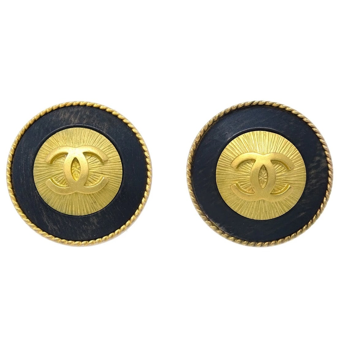 CHANEL BUTTON EARRINGS CLIP-ON BLACK: Chanel Button Earrings Clip-On Black Brand: CHANEL Type/Style: Earrings Material: Gold plated, Color: Gold, Black Size: Diameter: 3.0 cm Accessories: None Accessories Notice: When purchasing