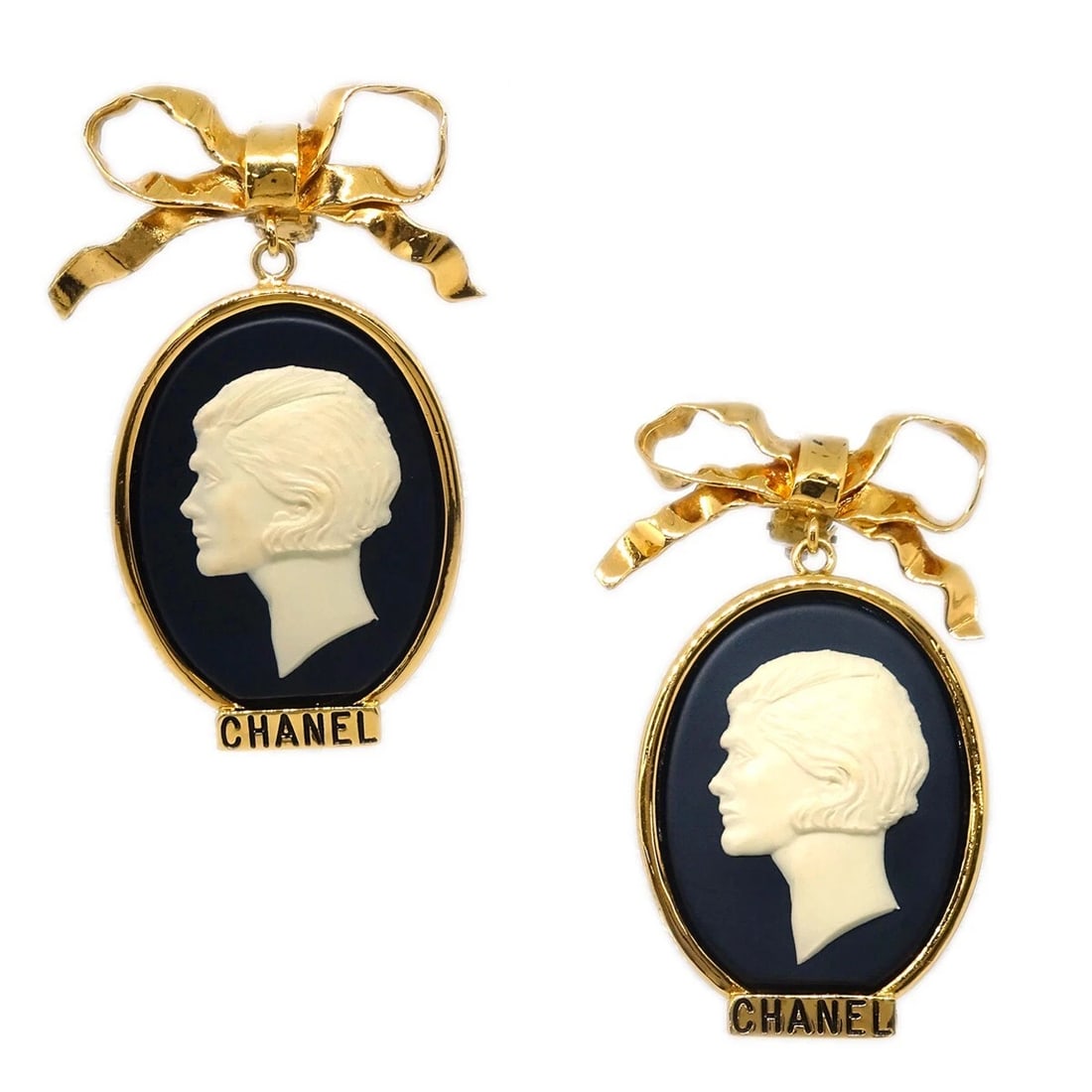 CHANEL CAMEO DANGLE EARRINGS CLIP-ON GOLD: Chanel Cameo Dangle Earrings Clip-On Gold Brand: CHANEL Type/Style: Earrings Material: Gold plated, Color: Gold, Black, White Size: W 4.8 x H 7.8 cm Accessories: None Accessories Notice: When