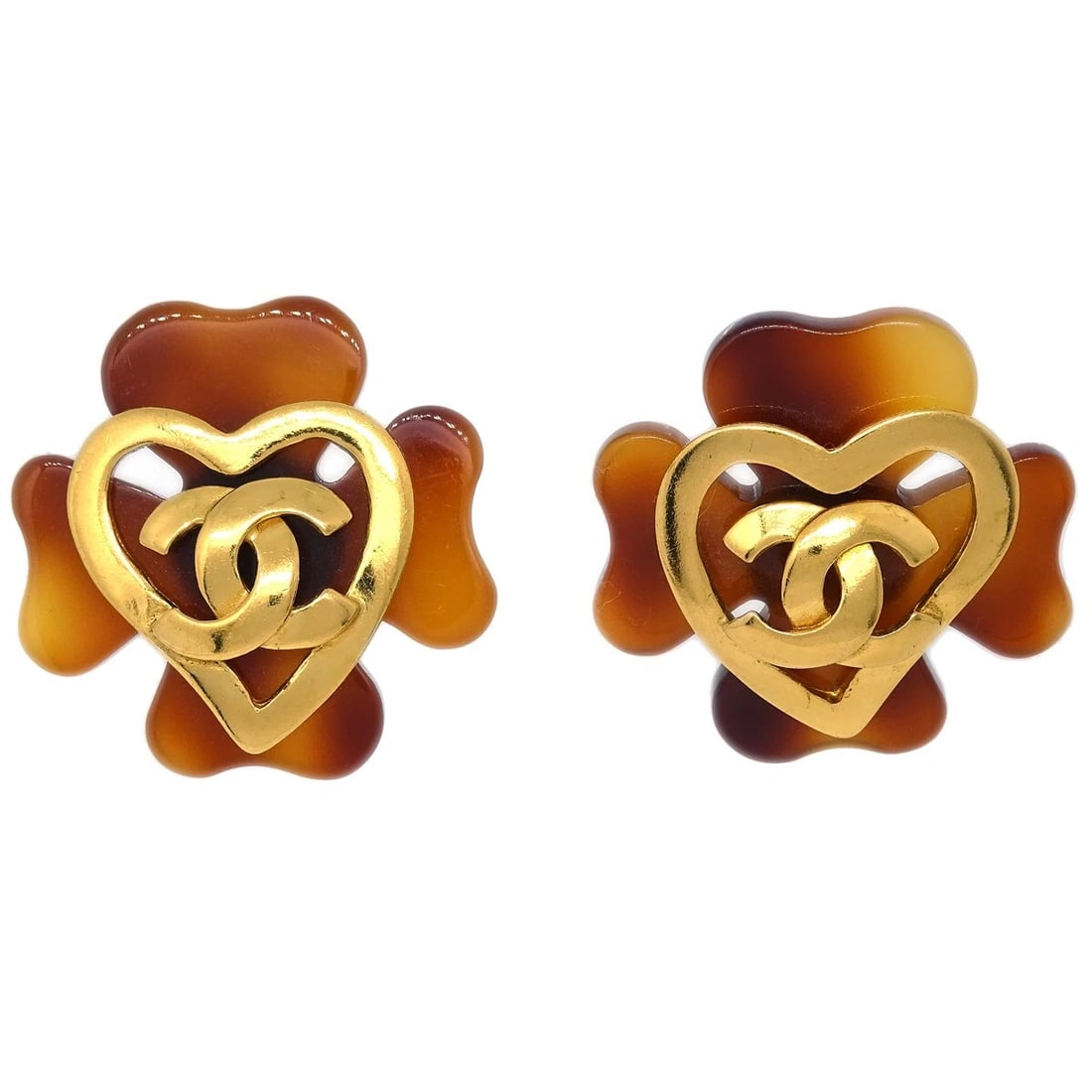 CHANEL CLOVER EARRINGS CLIP-ON GOLD: Chanel Clover Earrings Clip-On Gold Brand: CHANEL Type/Style: Earrings Material: Gold-plated, Color: Gold Size: W 4.0 x H 4.0 cm Accessories: None Accessories Notice: When purchasing