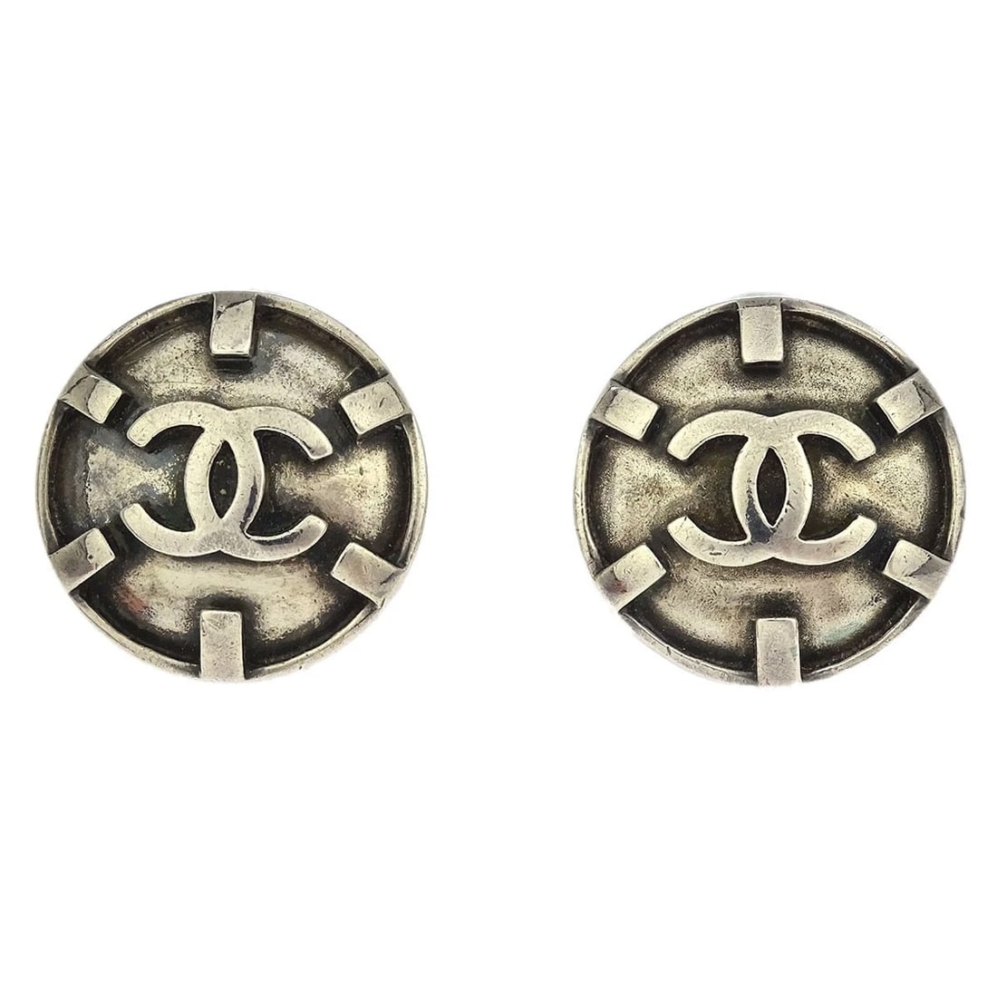 CHANEL BUTTON EARRINGS CLIP-ON SILVER: Chanel Button Earrings Clip-On Silver Brand: CHANEL Type/Style: Earrings Material: Silver Plated, Color: Silver Size: Diameter : 1.9 cm Accessories: None Accessories Notice: When purchasing