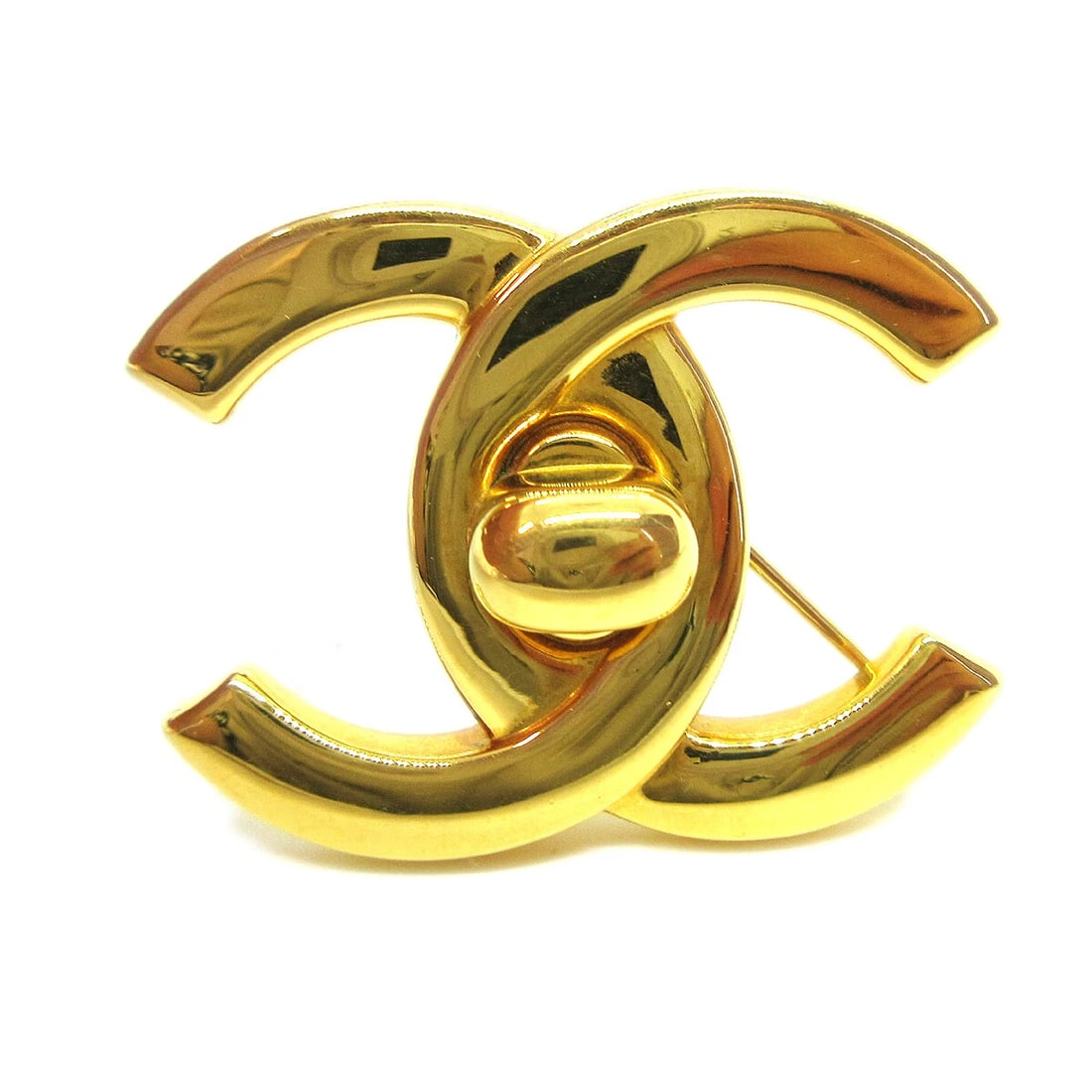 CHANEL TURNLOCK BROOCH PIN GOLD: Chanel Turnlock Brooch Pin Gold Brand: CHANEL Type/Style: Brooch Material: Gold-plated, Color: Gold Size: W 3.7 x H 2.6 cm Accessories: None Accessories Notice: When purchasing pre-owned