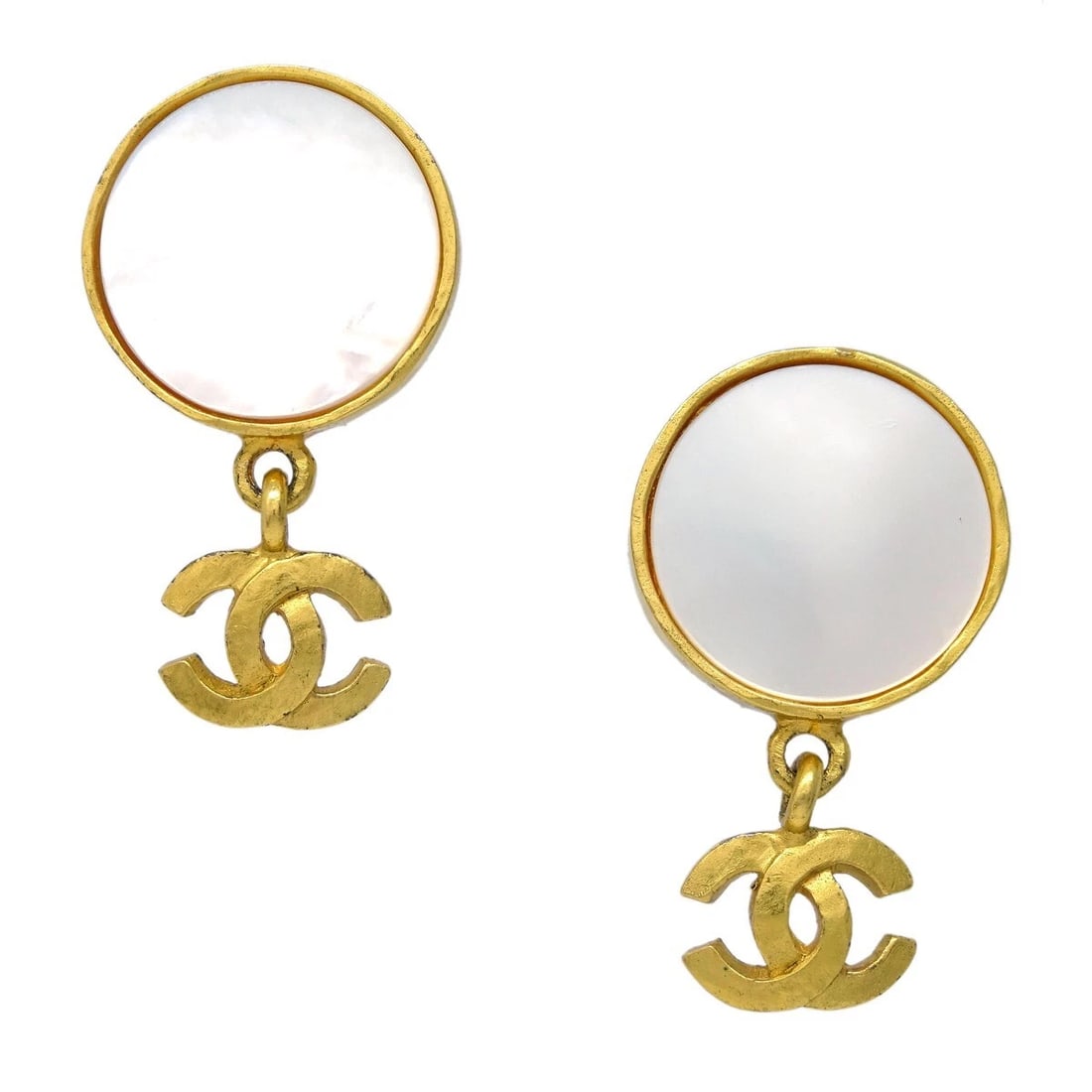 CHANEL DANGLE EARRINGS CLIP-ON GOLD: Chanel Dangle Earrings Clip-On Gold Brand: CHANEL Type/Style: Earrings Material: Gold plated, Color: Gold, White Size: W 2.2 x H 3.8 cm Accessories: None Accessories Notice: When purchasing