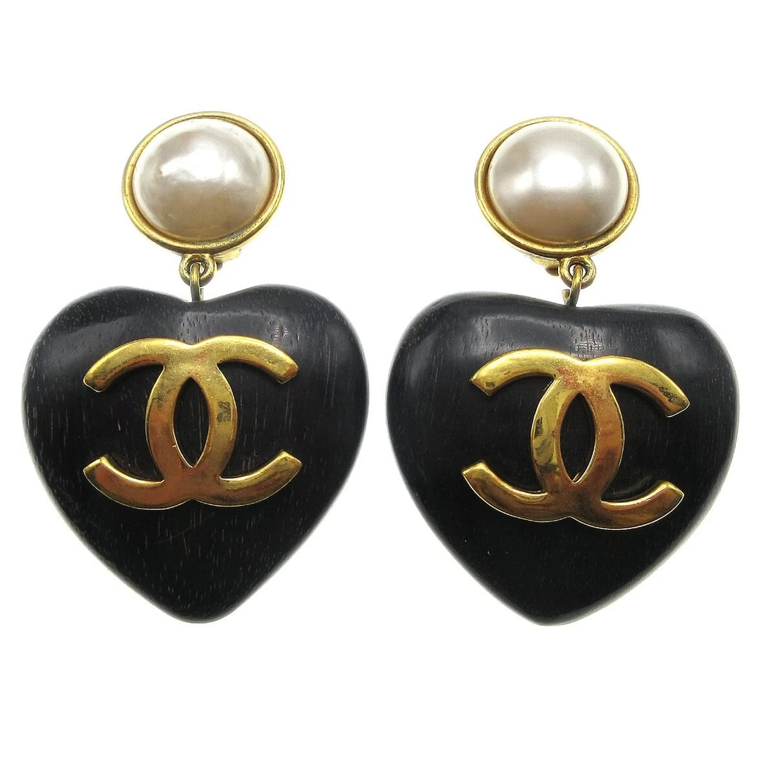 CHANEL ARTIFICIAL PEARL DANGLE HEART EARRINGS: Chanel Artificial Pearl Dangle Heart Earrings Brand: CHANEL Type/Style: Earrings Material: Gold-plated, Wool, Color: Gold, Black, White Size: W 4.5 x H 6.5 cm Accessories: None Accessories