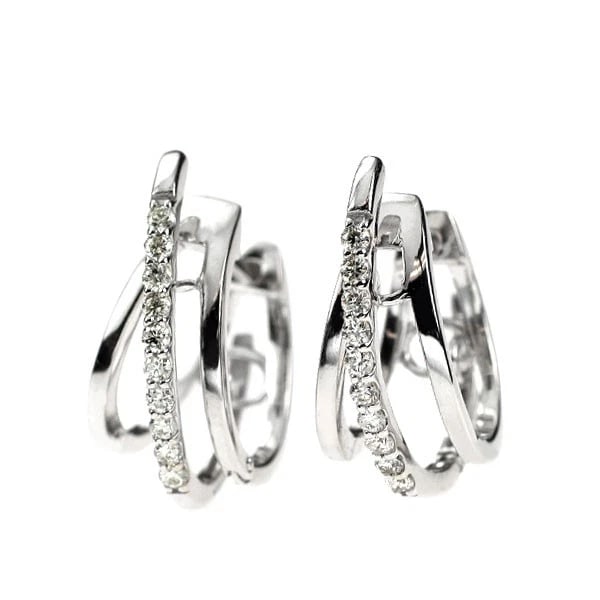 K18WG DIAMOND EARRING: K18WG diamond earring Brand: None Type/Style: piercing Material: Metal Purity K18, Metal Gold, Main Stone/Creation Natural Color: White Gold Size: None Accessories: None Accessories Notice: