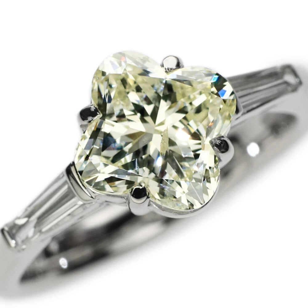 PT900 LARGE LILY CUT DIAMOND RING: Pt900 Large Lily Cut Diamond Ring Brand: None Type/Style: Ring Material: Metal Purity None, Metal Pt900, Main Stone/Creation Natural Color: None Size: 7.25 US Accessories: None Accessories