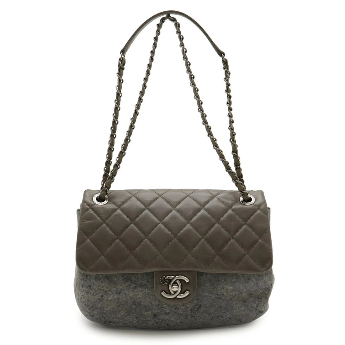 CHANEL MATELASSE PARIS SALZBURG SHOULDER BAG: CHANEL Matelasse Paris Salzburg Shoulder Bag Brand: Chanel Type/Style: Shoulder bag Material: Felt Color: Khaki Size: Size (HxWxD) 21cm x 28cm x 10cm / 8.26'' x 11.02'' x 3.93'' Accessories: None