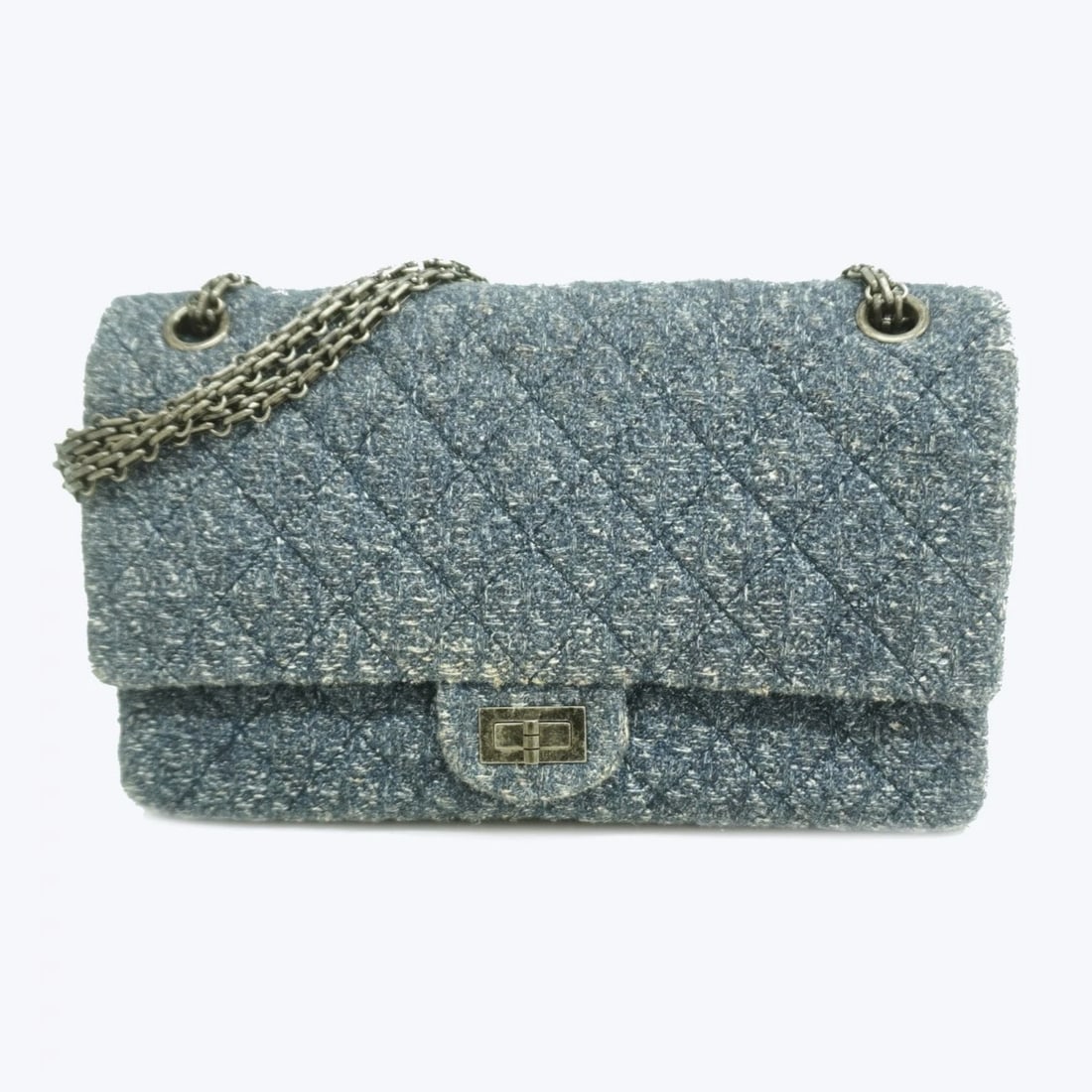 CHANEL SHOULDER BAG 2.55 MATELASSE DOUBLE FLAP CHAIN: Chanel Shoulder Bag 2.55 Matelasse Double Flap Chain Brand: Chanel Type/Style: Shoulder bag Material: Tweed Color: Navy Size: Size (HxWxD) 17cm x 27cm x 8cm / 6.69'' x 10.62'' x 3.14'' Accessorie