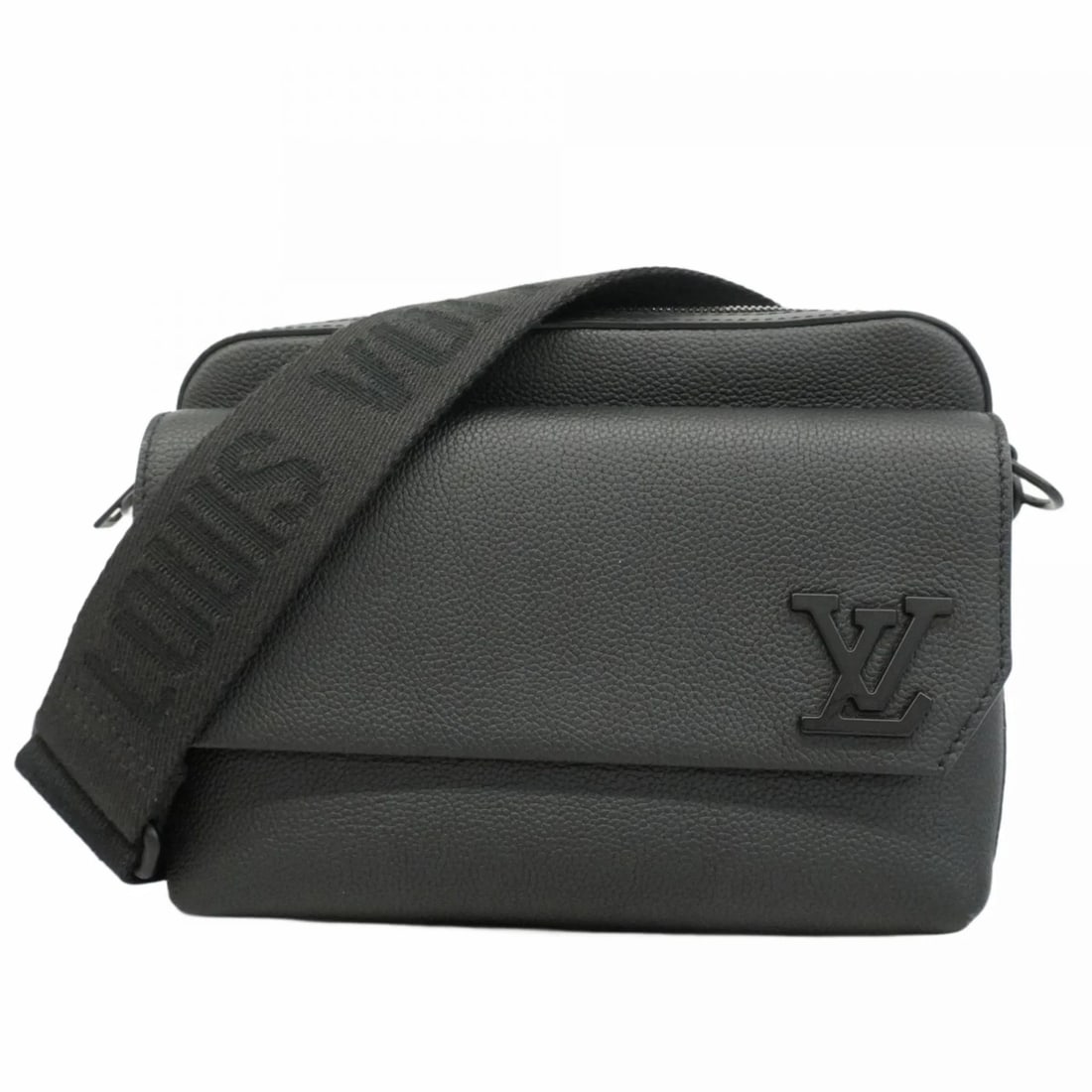 LOUIS VUITTON AEROGRAM FASTLINE SHOULDER BAG: Louis Vuitton Aerogram Fastline Shoulder Bag Brand: Louis Vuitton Type/Style: Shoulder bag Material: none Color: Noir Size: Size (HxWxD) 17.5cm x 24cm x 7cm / 6.88'' x 9.44'' x 2.75'' Accessories