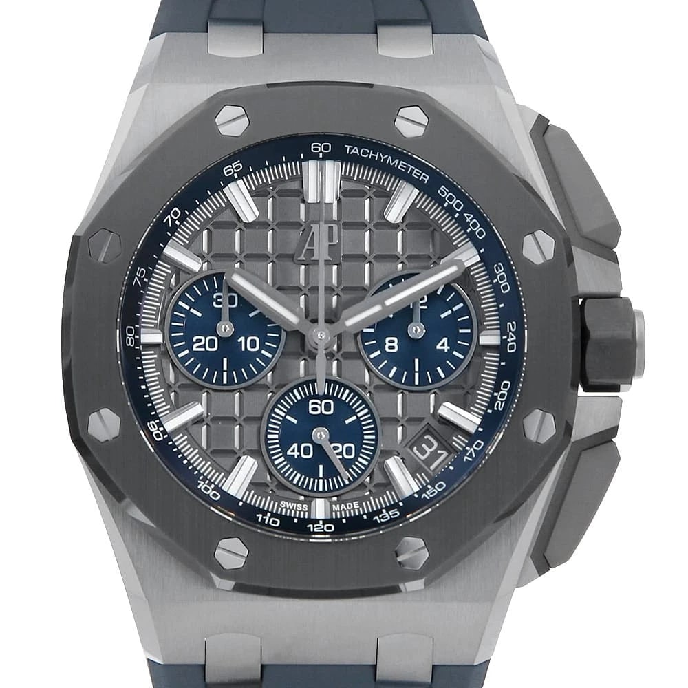 AUDEMARS PIGUET ROYAL OAK OFFSHORE CHRONOGRAPH WRIST WATCH: AUDEMARS PIGUET Royal Oak Offshore Chronograph Wrist Watch Brand: AUDEMARS PIGUET Type: Wrist watch Material: Band Material rubber, Case Material Titanium Color: Gray Size: Case:W43mm x H43mm Acc
