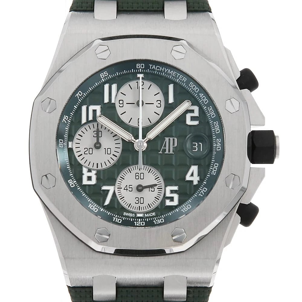 AUDEMARS PIGUET ROYAL OAK OFFSHORE CHRONOGRAPH WRIST WATCH: AUDEMARS PIGUET Royal Oak Offshore Chronograph Wrist Watch Brand: AUDEMARS PIGUET Type: Wrist watch Material: Band Material rubber, Case Material Titanium Color: Green Size: Case:W42mm Accessorie