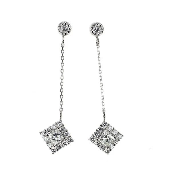 PT900 PRINCESS CUT DIAMOND EARRING: Pt900 princess cut diamond earring Brand: None Type/Style: piercing Material: Metal Purity 900, Metal Platinum, Main Stone/Creation Natural Color: None Size: Length/Width/Diameter30.6 
