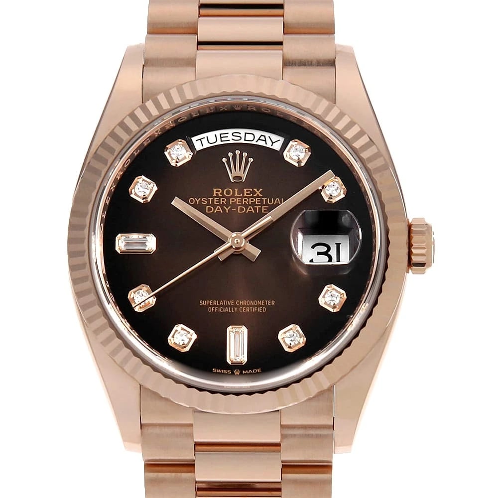 ROLEX DAY DATE 36 8P DIAMOND 2P BAGUETTE DIAMOND WRIST WATCH: ROLEX Day Date 36 8P Diamond 2P Baguette Diamond Wrist Watch Brand: ROLEX Type: Wrist watch Material: Band Material Everose Gold, Case Material Everose Gold Color: Chocolate Brown Size: Case:W36mm