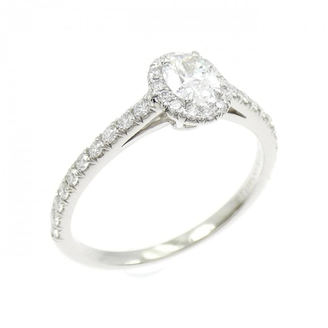 TIFFANY & CO. SOLESTE OVAL RING: Tiffany & Co. Soleste Oval Ring Brand: Tiffany & Co. Type/Style: Ring Material: Metal Purity Pt950, Metal Platinum, Main Stone/Creation Natural Color: Platinum Size: US 5-5.5 Accessories: