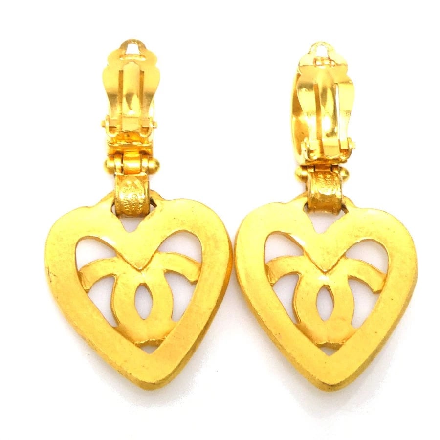 CHANEL COCO MARK HEART METAL GOLD EARRINGS (1 of 4)