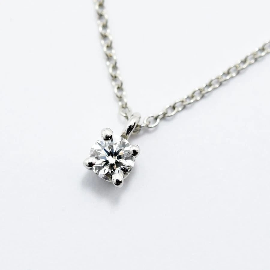 TIFFANY & CO. SOLITAIRE DIAMOND PT950 NECKLACE: Tiffany & Co. Solitaire Diamond Pt950 Necklace Brand: Tiffany & Co. Type/Style: Necklace Material: Metal Purity Pt950, Metal Platinum, Main Stone/Creation Natural Color: Platinum Size: Approx. 41c