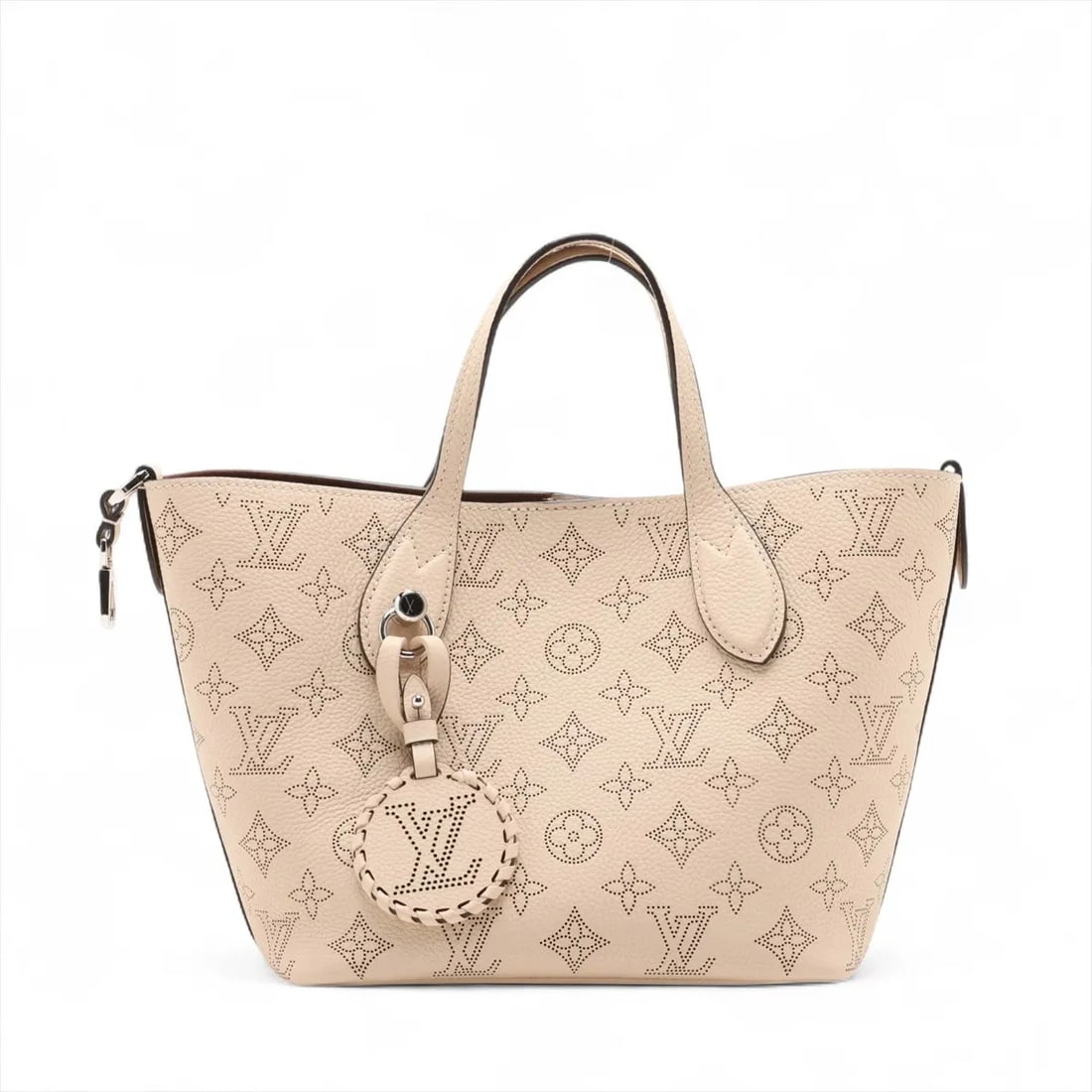 LOUIS VUITTON MAHINA BLOSSOM PM BEIGE: Louis Vuitton Mahina Blossom PM Beige Brand: Louis Vuitton Type: Hand bag Material: None Color: Beige Size: Height:7.5inch Length:8.3inch Depth:5.1inch Handle height:3.7inch Accessories: None