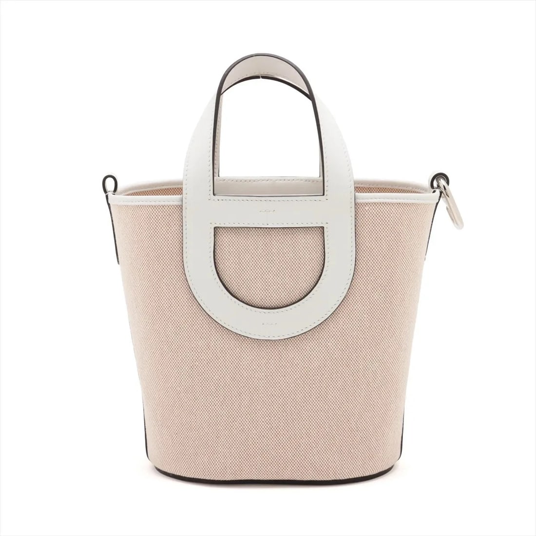 Hermes IN THE LOOP 18 VAUX SWIFT X TOILE ASH: Hermes In the loop 18 Vaux Swift x Toile Ash Brand: Hermes Type: Hand bag Material: Vaux Swift x Toile Ash Color: NEW WHITE Size: Height:7.9inch Length:6.9inch Depth:4.7inch Handle height:3.9inch