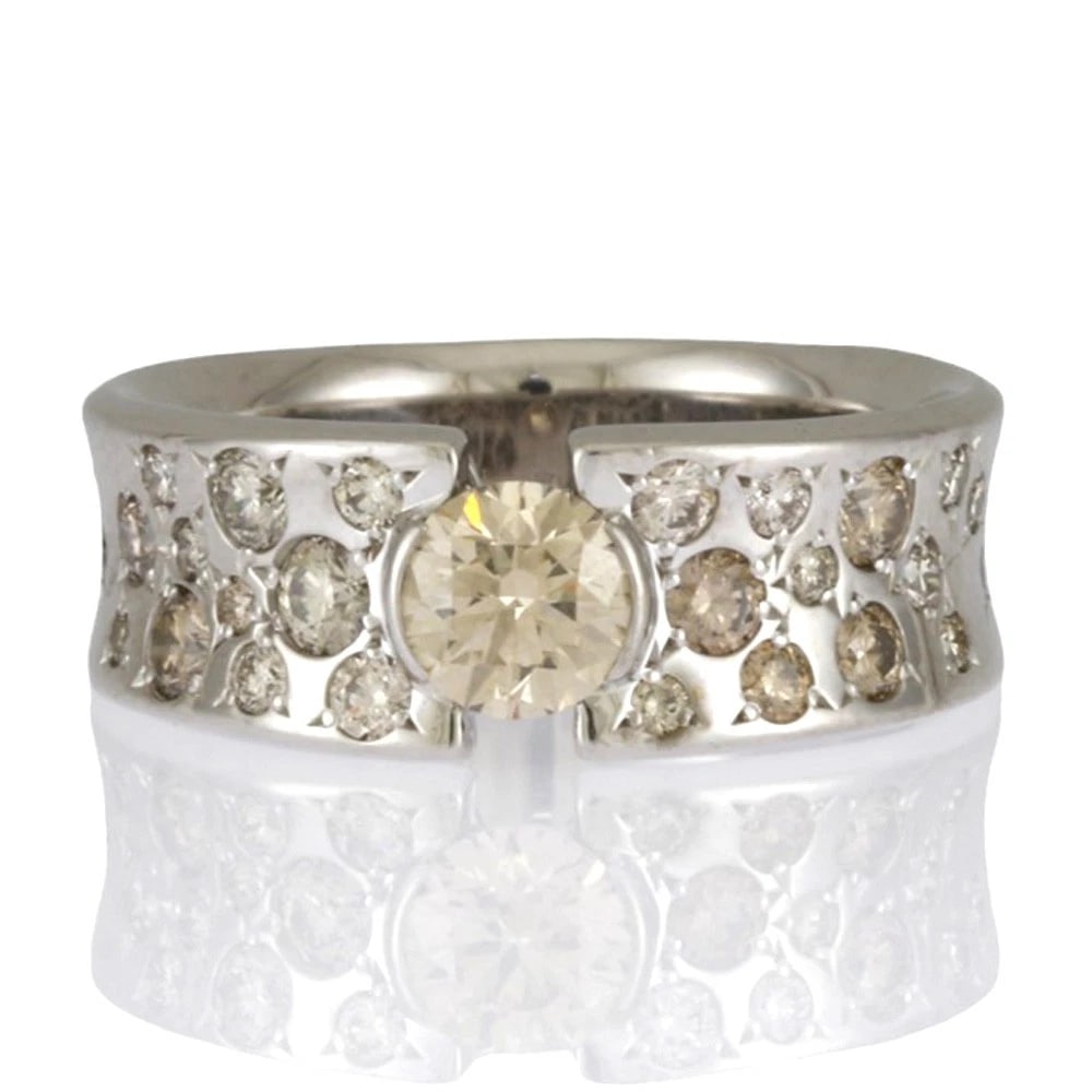 KASHIKEY RING K18 WHITE GOLD DIAMOND: KASHIKEY Ring K18 white gold diamond Brand: KASHIKEY Type/Style: Ring Material: K18 white gold, Main Stone/Creation Natural Color: Silver Size: US 6 1/2 Accessories: None Accessories Notice: