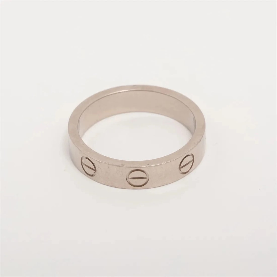 CARTIER MINI LOVE RING 750(WG): Cartier Mini Love Ring 750(WG) Brand: Cartier Type/Style: Ring Material: 750(WG), Color: WG Size: 4 US Accessories: None Accessories Notice: When purchasing pre-owned goods, please refer to