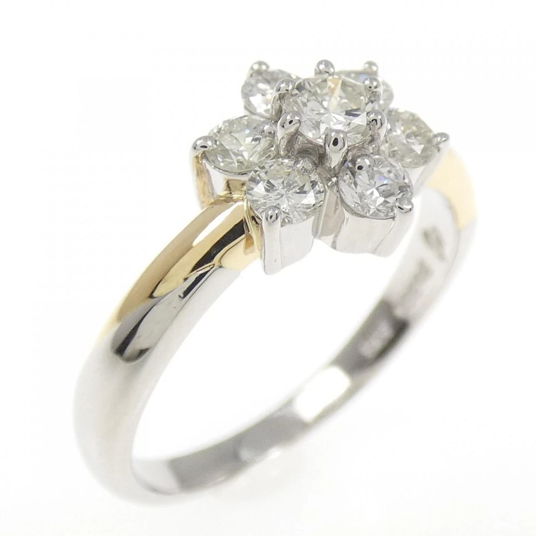 PT900 K18YG FLOWER DIAMOND RING: PT900 K18YG Flower Diamond Ring Brand: Unbranded Type: Ring Material: Platinum 900 Platinum K18 Yellow Gold, Main Stone/Creation natural Color: White Gold Size: 5.5 US Accessories: None