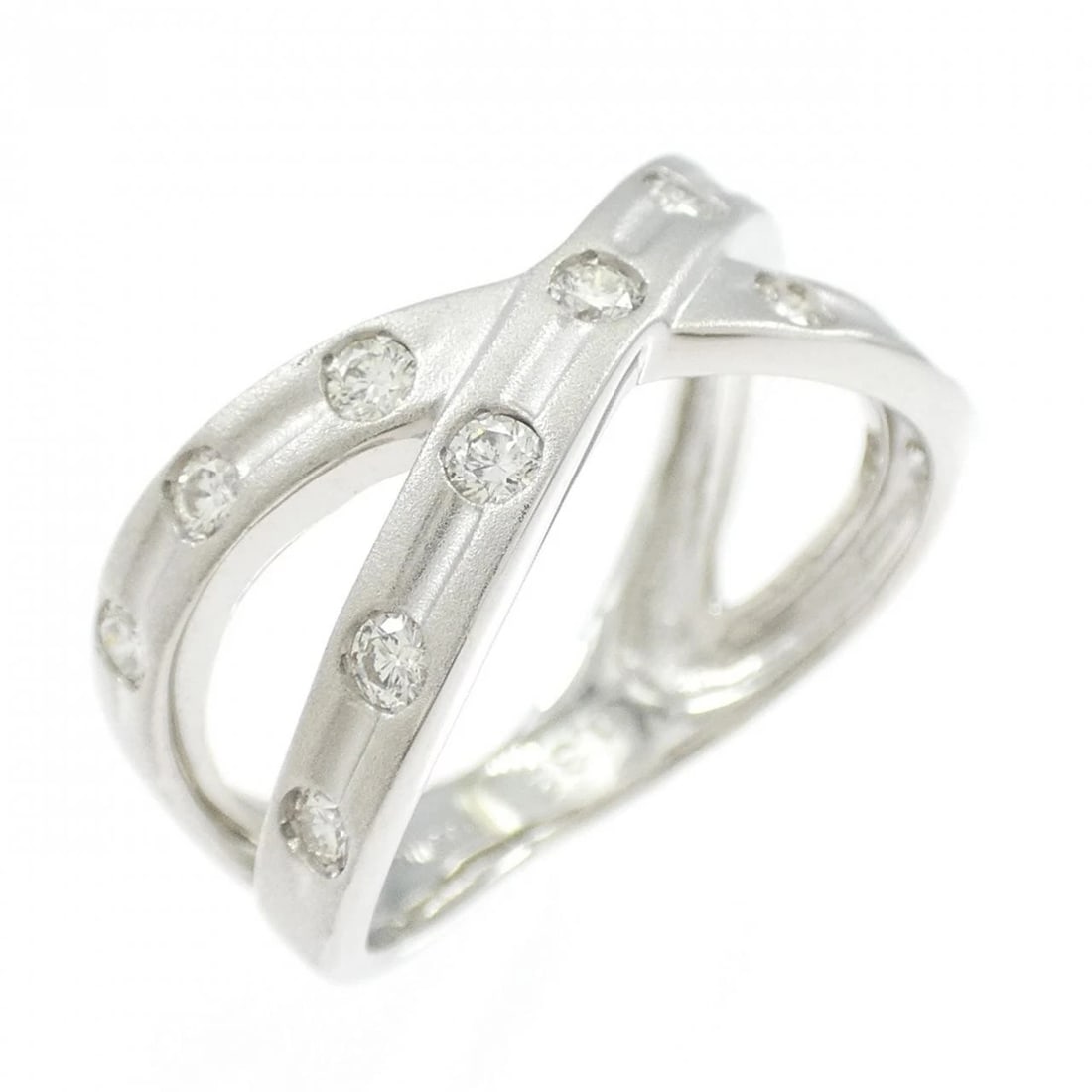 K18WG DIAMOND RING: K18WG Diamond Ring Brand: Unbranded Type: Ring Material: K18 White Gold, Main Stone/Creation natural Color: White Gold Size: 5.5 US Accessories: None Accessories Notice: When purchasing