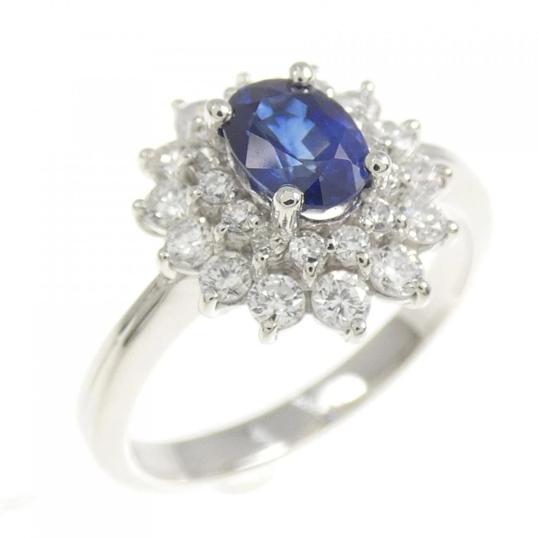 PT900 SAPPHIRE RING: PT900 Sapphire Ring Brand: Unbranded Type: Ring Material: Platinum 900 Platinum, Main Stone/Creation sapphire Color: White Gold Size: 6.5 US Accessories: None Accessories Notice: When purc
