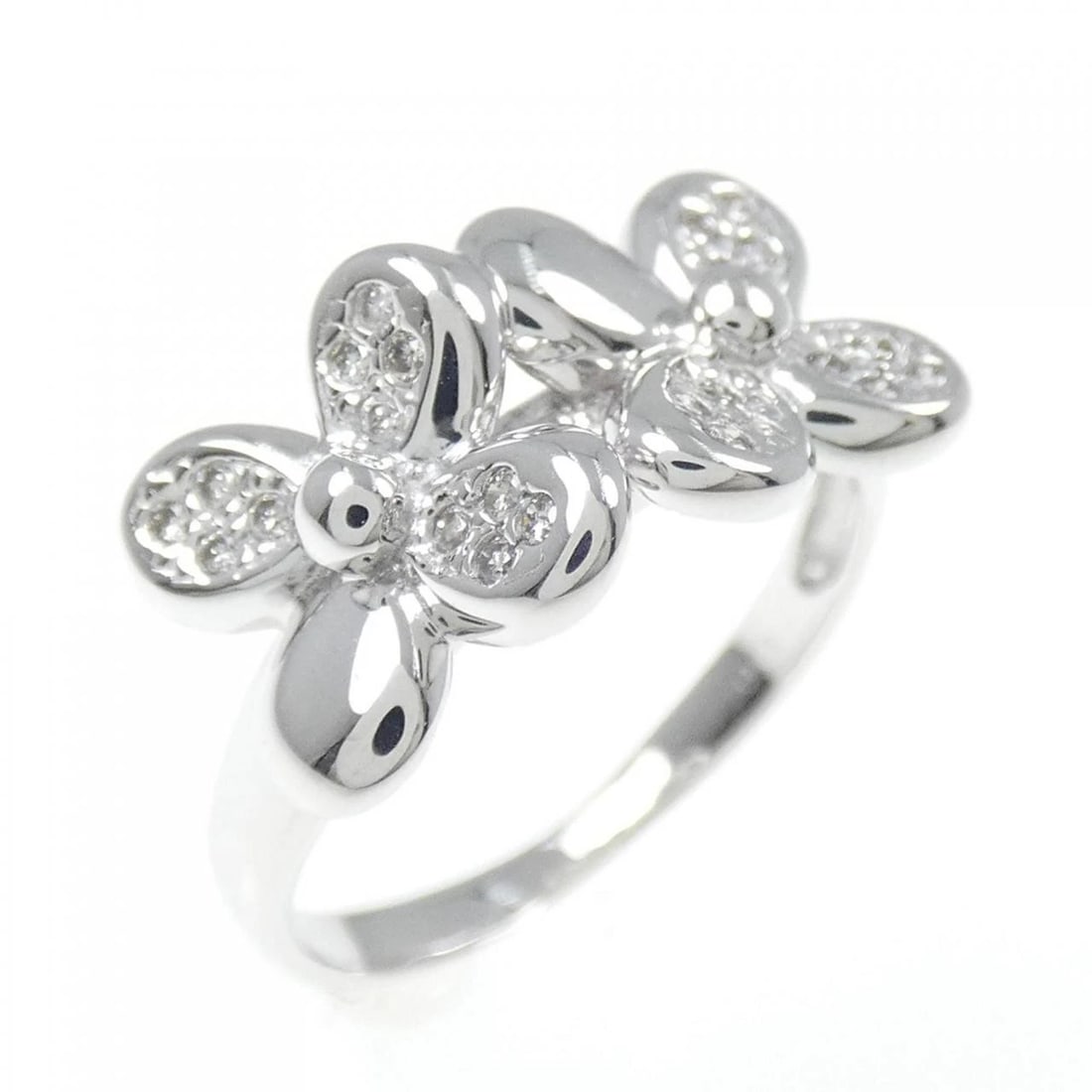 K18WG FLOWER DIAMOND RING: K18WG Flower Diamond Ring Brand: Unbranded Type: Ring Material: K18 White Gold, Main Stone/Creation natural Color: White Gold Size: 5.5-6 US Accessories: None Accessories Notice: When purc