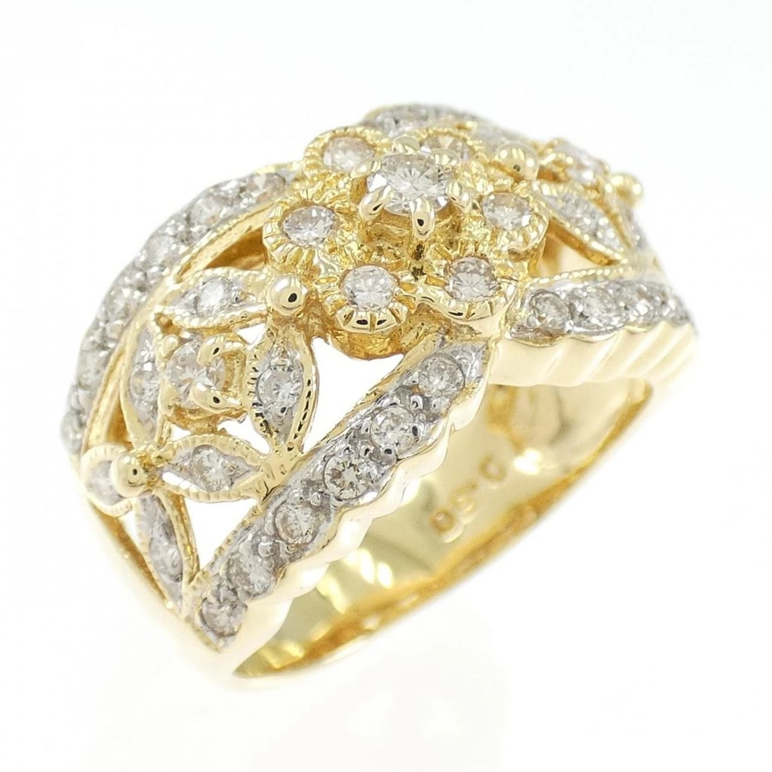 K18YG K18WG FLOWER DIAMOND RING: K18YG K18WG Flower Diamond Ring Brand: Unbranded Type: Ring Material: K18 Yellow Gold K18 White Gold, Main Stone/Creation Natural Color: Yellow Gold Size: 4.5 US Accessories: None Accessories