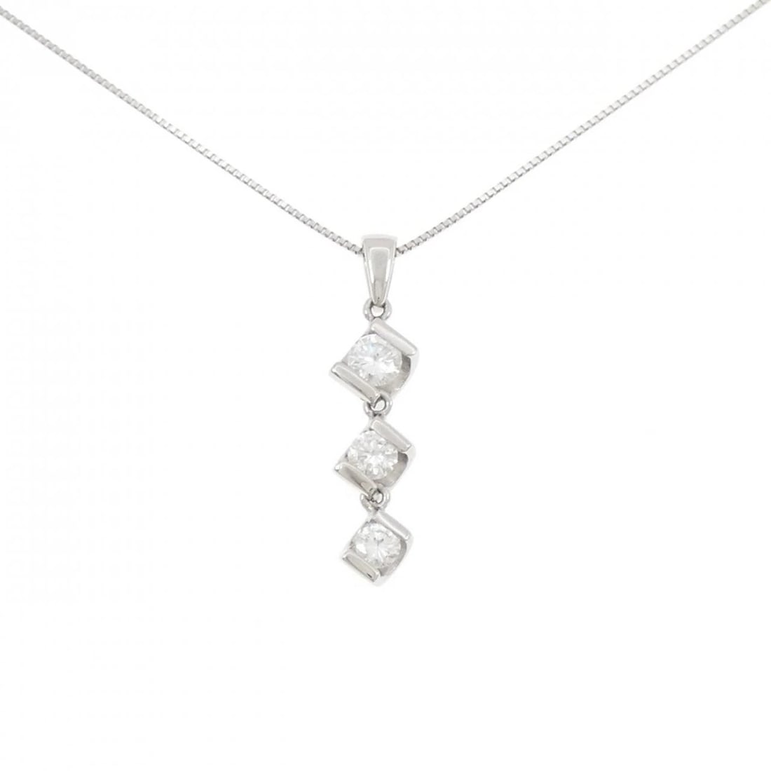 TASAKI DIAMOND NECKLACE: TASAKI Diamond Necklace Brand: TASAKI Type: Necklace Material: Platinum 900 Platinum 850, Main Stone/Creation Natural Color: Platinum Size: 45cm, ActualSize Pendant top H x W: 28.5mmx7.0mm