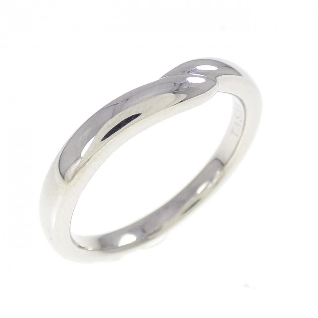 TASAKI PT950 RING: TASAKI PT950 Ring Brand: TASAKI Type: Ring Material: Platinum 950, Color: White Size: 6 (US size) Accessories: None Accessories Notice: When purchasing pre-owned goods, please refer to the