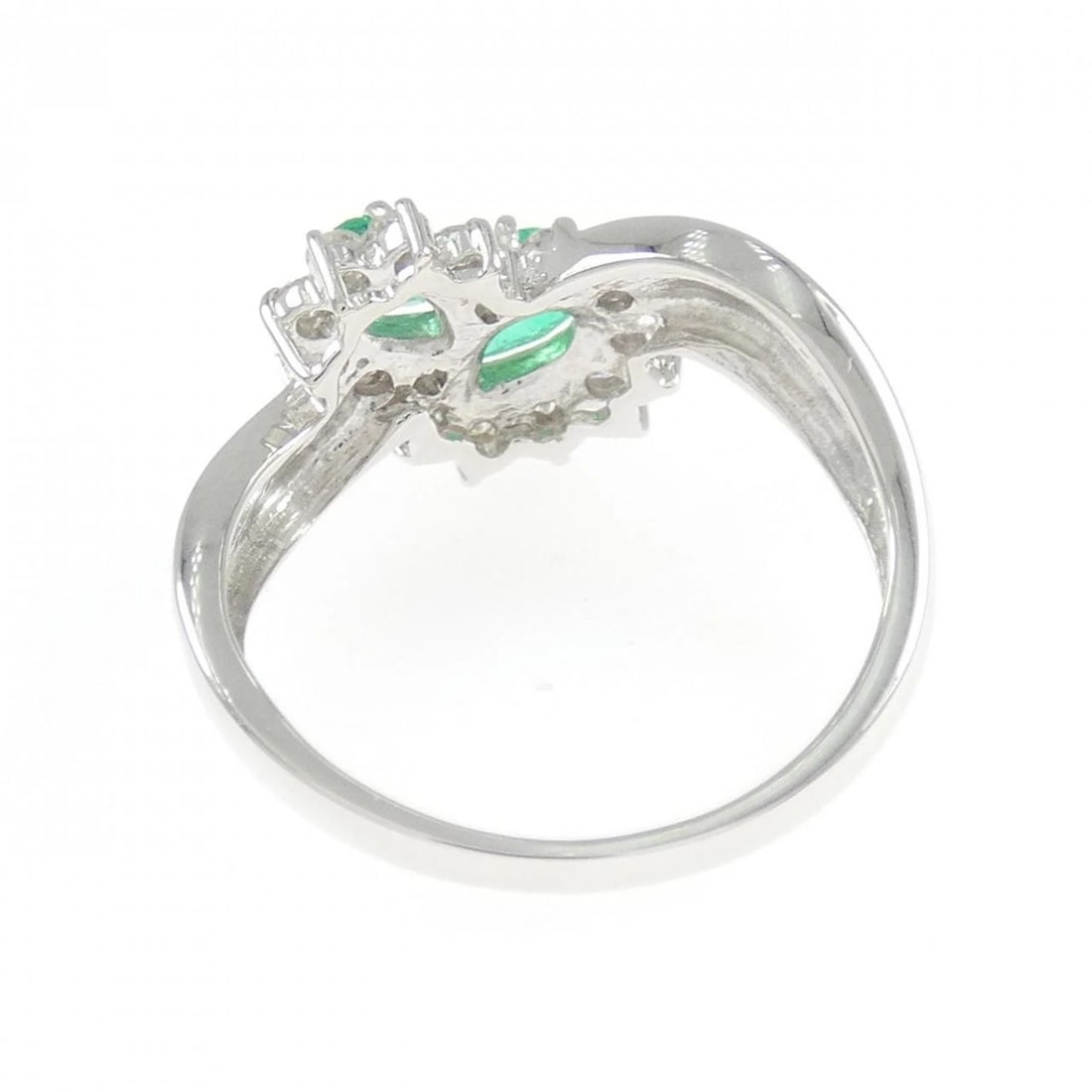 K18WG EMERALD RING - 3