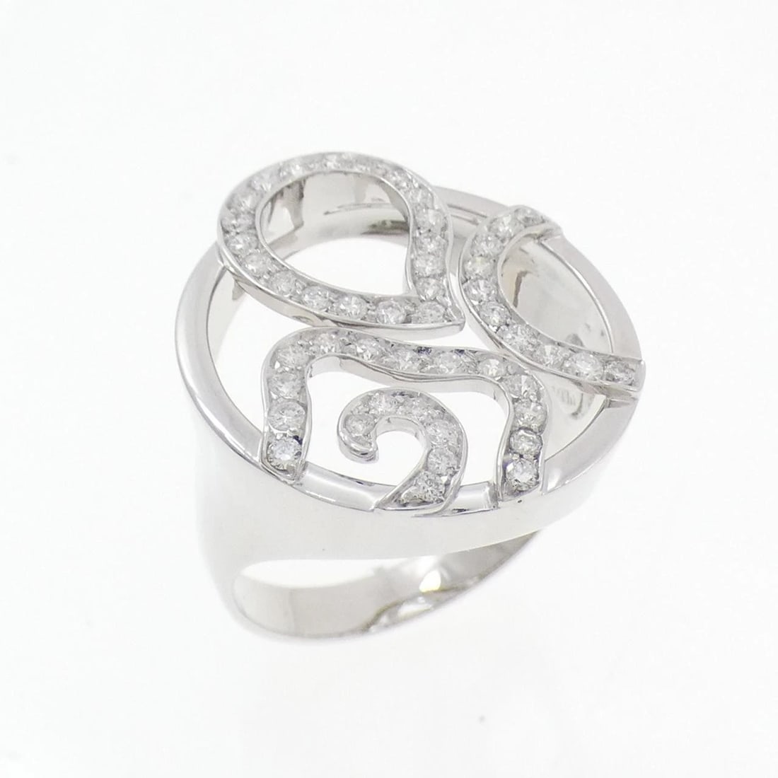 750WG DIAMOND RING: 750WG Diamond Ring Brand: Unbranded Type: Ring Material: 750 White Gold, Main Stone/Creation Natural Color: White Gold Size: 6 ( US size) Accessories: None Accessories Notice: When purchas