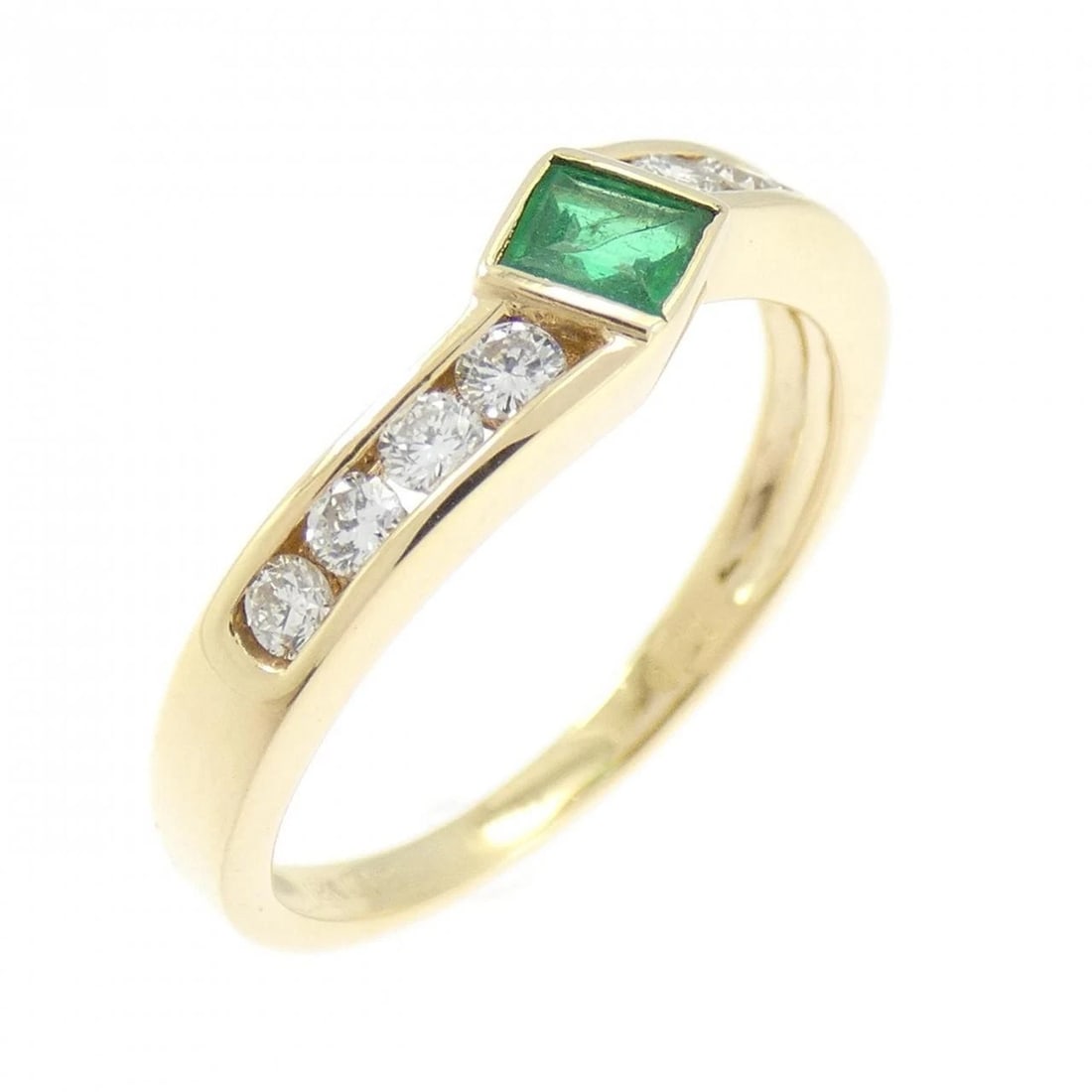 18KYG EMERALD RING: 18KYG Emerald Ring Brand: Unbranded Type: Ring Material: 18K Yellow Gold, Color: YG Size: 5.5 US Accessories: None Accessories Notice: When purchasing pre-owned goods, please refer to the