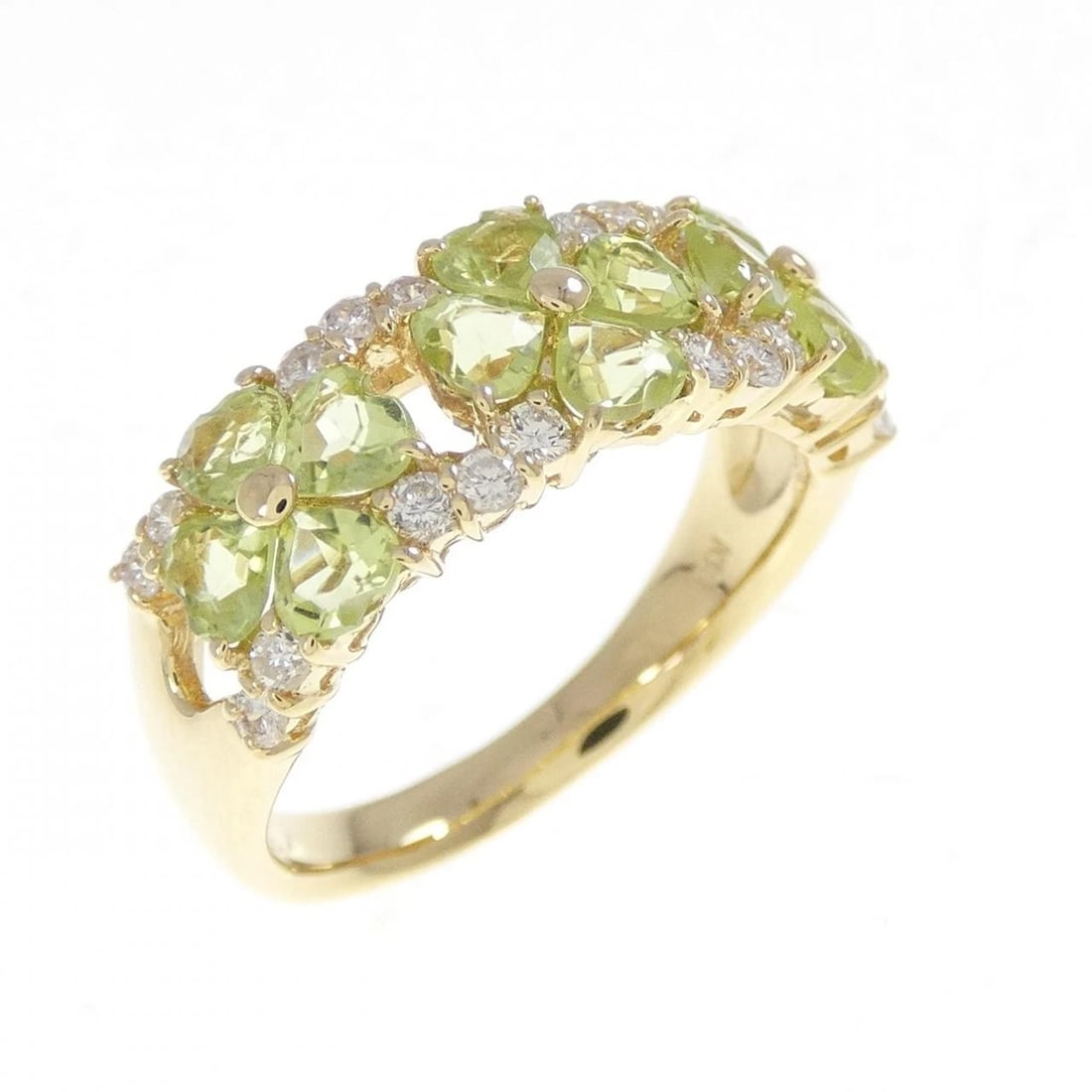 K18YG CLOVER PERIDOT RING: K18YG Clover Peridot Ring Brand: Unbranded Type: Ring Material: K18 Yellow Gold, Main Stone/Creation Peridot Color: Yellow Gold Size: 5.5 US Accessories: None Accessories Notice: When