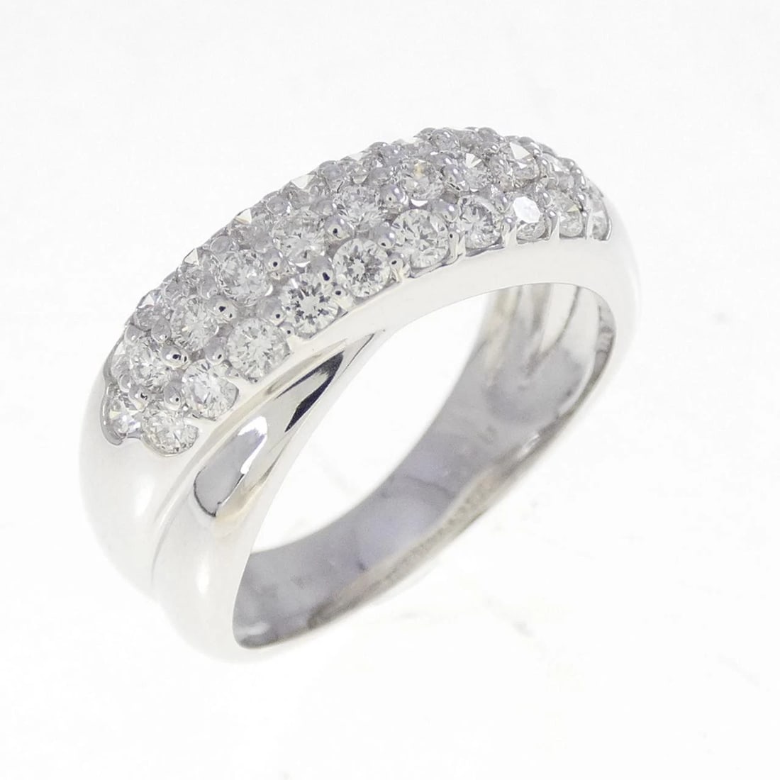 PONTE VECCHIO DIAMOND RING: Ponte Vecchio Diamond Ring Brand: Ponte Vecchio Type: Ring Material: K18 White Gold, Main Stone/Creation Natural Color: White Size: 4.5-5 (US size) Accessories: None Accessories Notice: When