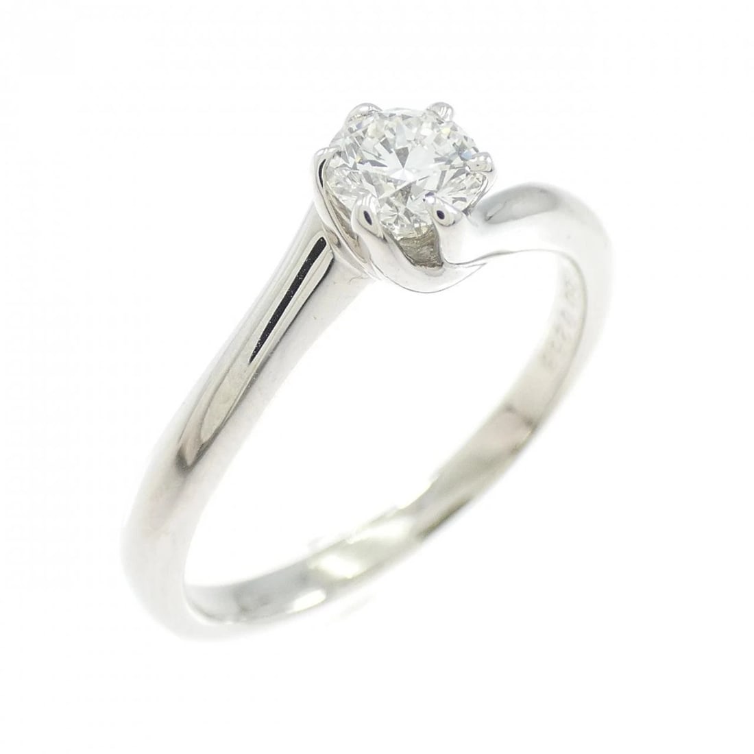 PT950 SOLITAIRE DIAMOND RING: PT950 Solitaire Diamond Ring Brand: Unbranded Type: Ring Material: Platinum 950, Main Stone/Creation Natural Color: None Size: 5 US Accessories: None Accessories Notice: When purchasing