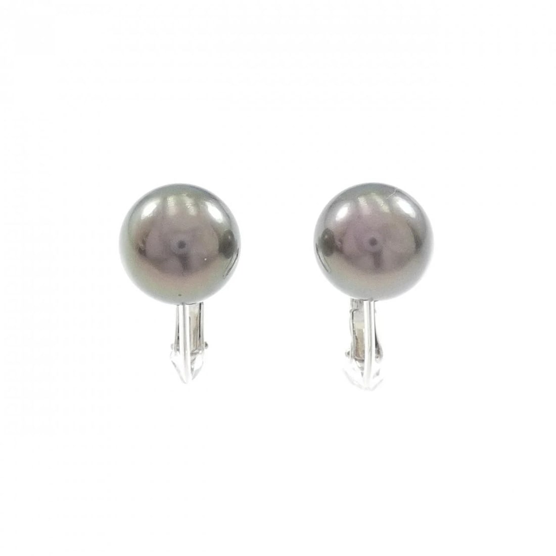 TASAKI BLACK PEARL EARRINGS: TASAKI Black Pearl Earrings Brand: TASAKI Type: Earrings Material: K18 White Gold, Main Stone/Creation Black Pearl Color: White Gold Size: ActualSize Diameter: 10.1mm Accessories: None