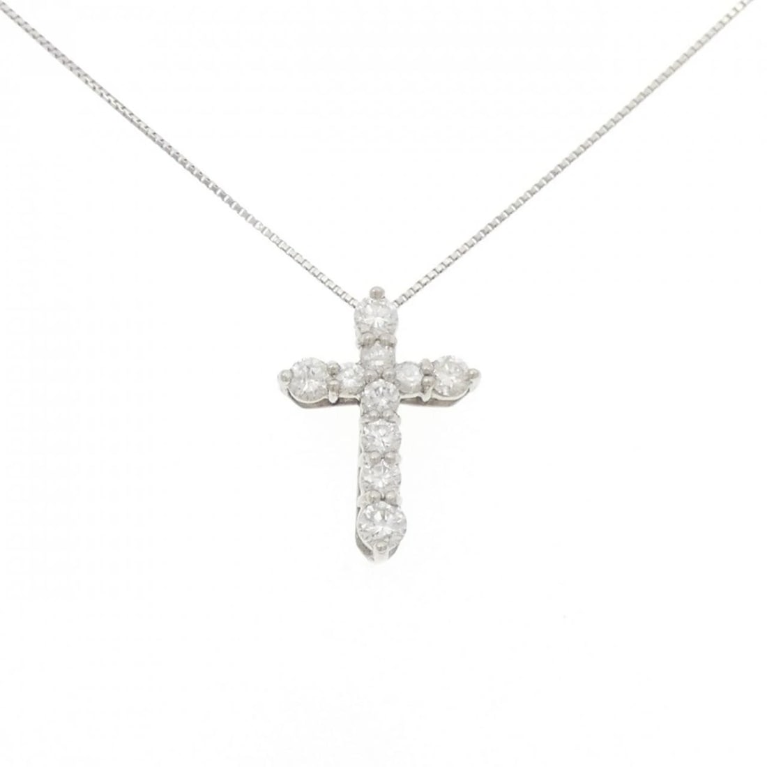 PT900 PT850 CROSS DIAMOND NECKLACE: PT900 PT850 Cross Diamond Necklace Brand: Unbranded Type: Necklace Material: Platinum 900 Platinum Platinum 850, Main Stone/Creation Natural Color: None Size: 45cmActualSize Pendant top H x W: