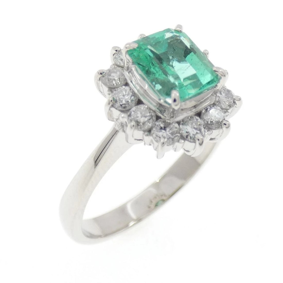 PT900 EMERALD RING: PT900 Emerald Ring Brand: Unbranded Type: Ring Material: Platinum 900 Platinum, Main Stone/Creation Emerald Color: White Gold Size: 5.5-6 US Accessories: None Accessories Notice: When purc