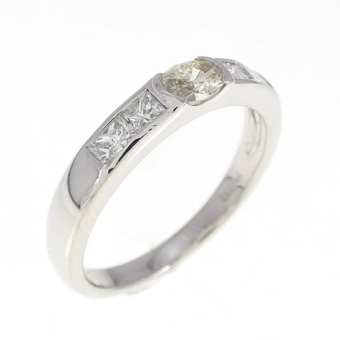 PT DIAMOND RING: PT Diamond Ring Brand: Unbranded Type: Ring Material: Platinum, Main Stone/Creation natural Color: White Gold Size: 6.5 US Accessories: None Accessories Notice: When purchasing pre-owned g