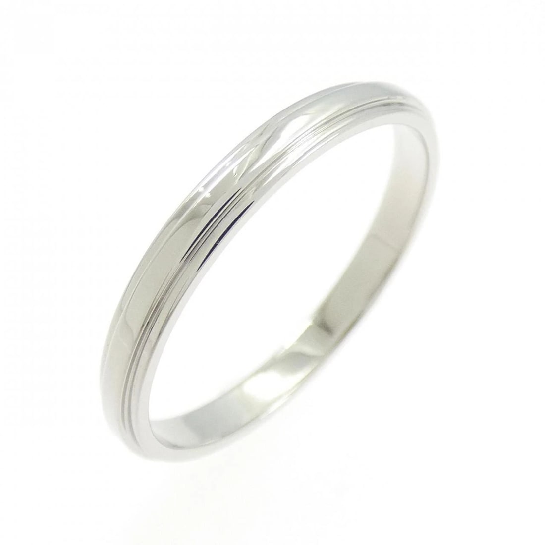 CARTIER D'AMOUR RING: Cartier d'Amour Ring Brand: Cartier Type: Ring Material: Platinum 950, Color: White Size: 8.5 (US size) Accessories: None Accessories Notice: When purchasing pre-owned goods, please refer to