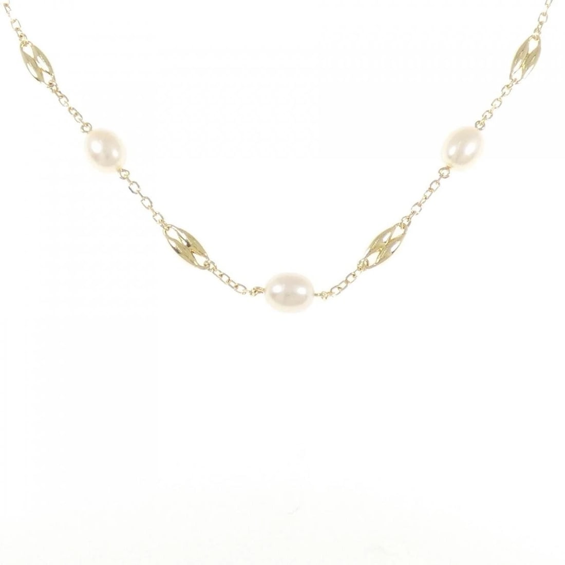 MIKIMOTO FRESHWATER PEARL NECKLACE: MIKIMOTO Freshwater Pearl Necklace Brand: MIKIMOTO Type: Necklace Material: K18 Yellow Gold, Main Stone/Creation Freshwater Pearl Color: Yellow Gold Size: ActualSize Max W: 6.0mm Accessories: