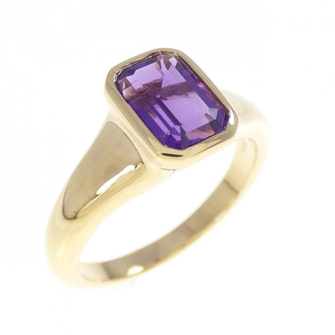 BVLGARI AMETHYST RING: BVLGARI Amethyst Ring Brand: BVLGARI Type: Ring Material: 750 Yellow Gold, Color: yellow gold Size: 4.5-5 (US size) Accessories: None Accessories Notice: When purchasing pre-owned goods, p