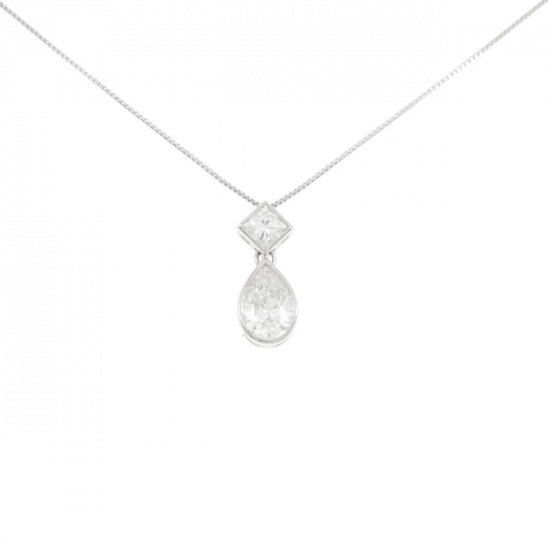PT900 PT850 DIAMOND NECKLACE: PT900 PT850 Diamond Necklace Brand: Unbranded Type: Necklace Material: Platinum 900 Platinum Platinum 850, Main Stone/Creation Natural Color: None Size: 45cmActualSize Pendant top H x W: