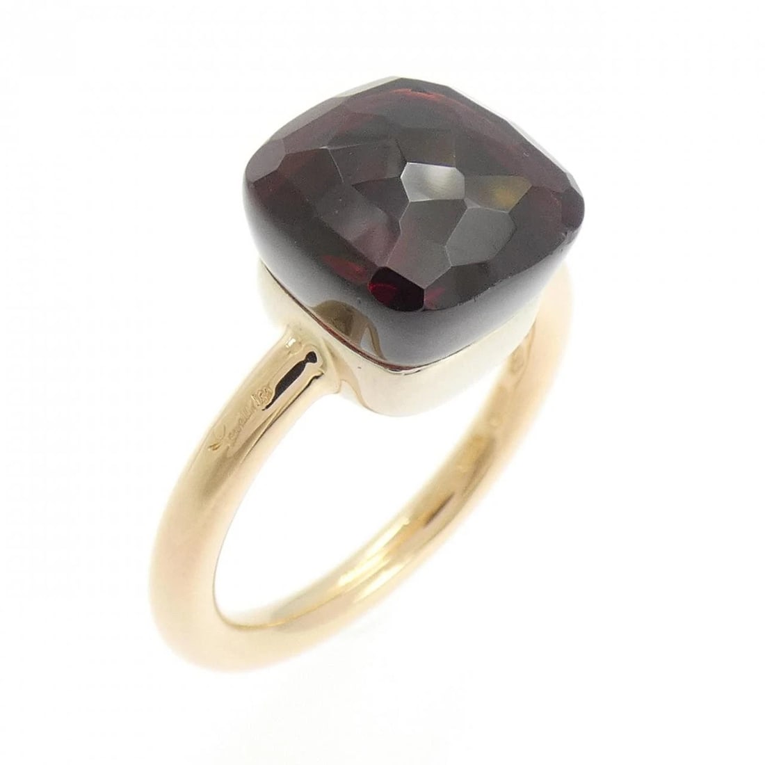 POMELLATO NUDE RING: Pomellato nude Ring Brand: Pomellato Type: Ring Material: 750 Pink Gold 750 White Gold, Main Stone/Creation Garnet Color: Pink Gold White Gold Size: 7-7.5 US Accessories: None Accessories