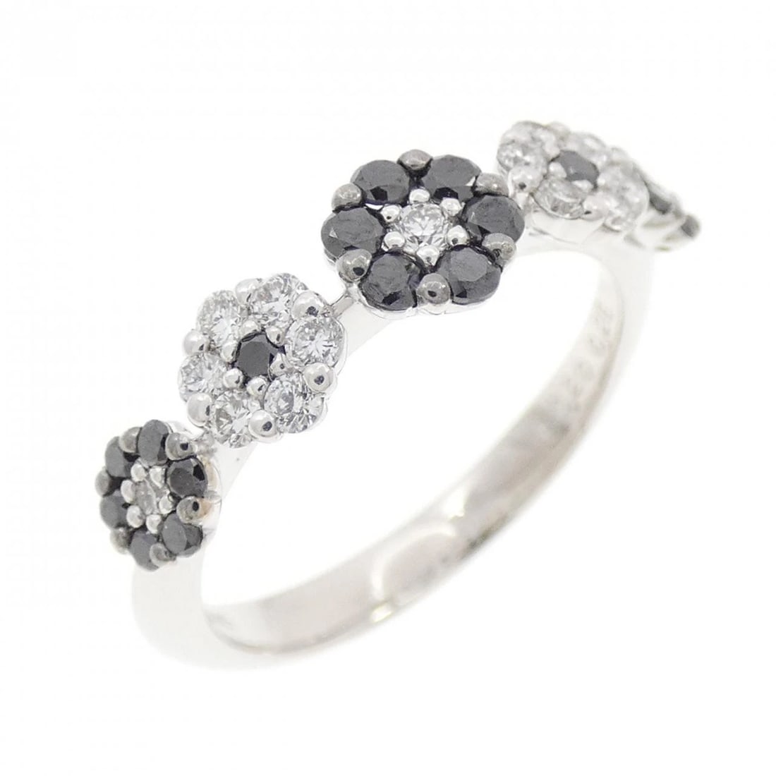 PONTE VECCHIO FLOWER RING: Ponte Vecchio Flower Ring Brand: Ponte Vecchio Type: Ring Material: K18 White Gold K18 Black gold, Main Stone/Creation Natural Color: White Gold Black gold Size: 5 (US size) Accessories: None