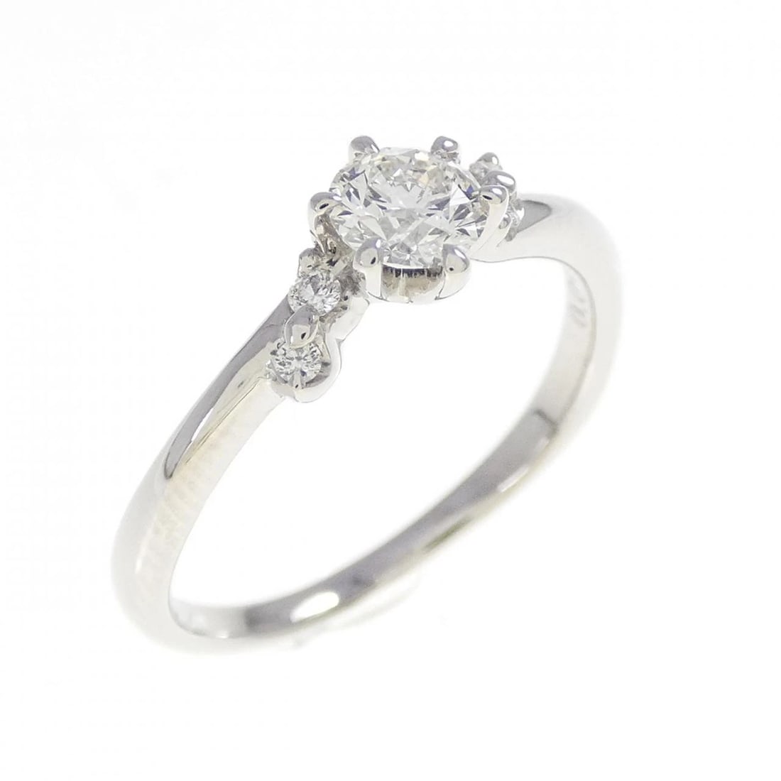 PT900 DIAMOND RING: PT900 Diamond Ring Brand: Unbranded Type: Ring Material: Platinum 900 Platinum, Main Stone/Creation natural Color: White Gold Size: 5 US Accessories: None Accessories Notice: When purchasi