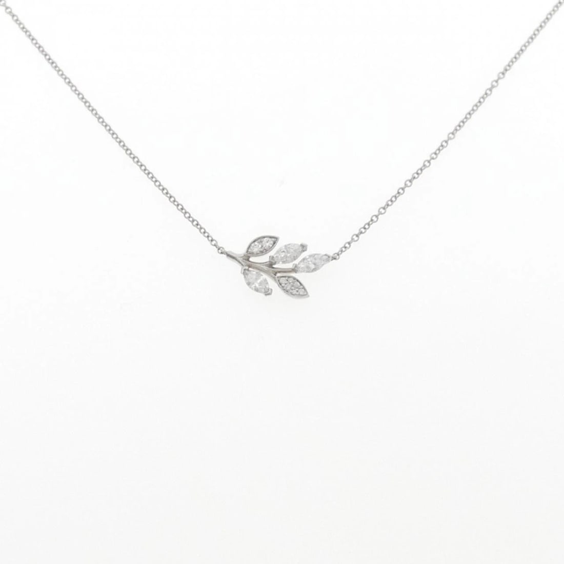 TIFFANY & CO. VICTORIA NECKLACE: Tiffany & Co. Victoria Necklace Brand: Tiffany Type: Necklace Material: Platinum 950, Main Stone/Creation Natural Color: White Size: 41cmActualSize Pendant top H x W: 8.4mmx15.5mm Chain Max.