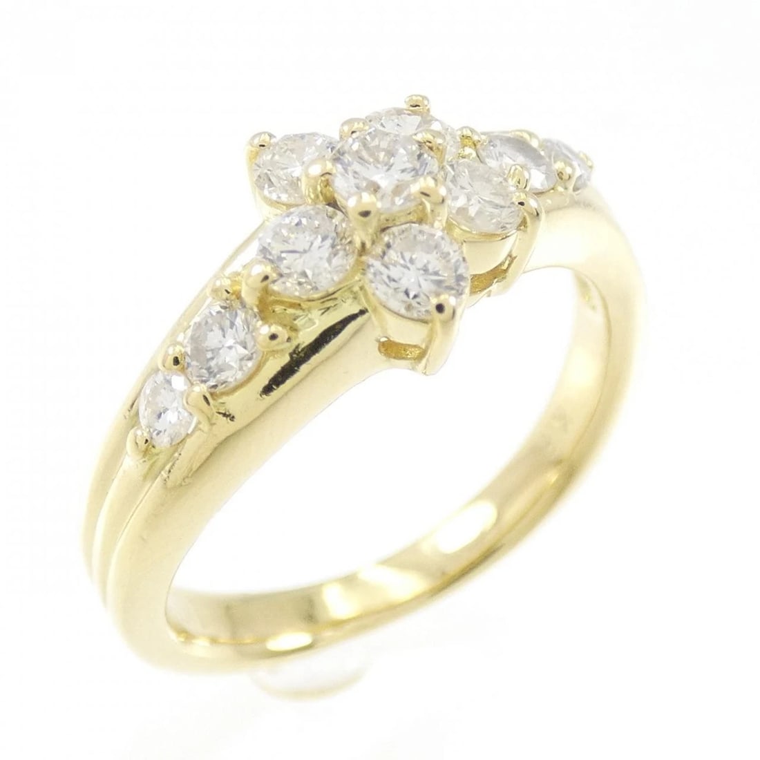 K18YG FLOWER DIAMOND RING: K18YG Flower Diamond Ring Brand: Unbranded Type: Ring Material: K18 Yellow Gold, Main Stone/Creation Natural Color: Yellow Gold Size: 4-4.5 ( US size) Accessories: None Accessories Notice: